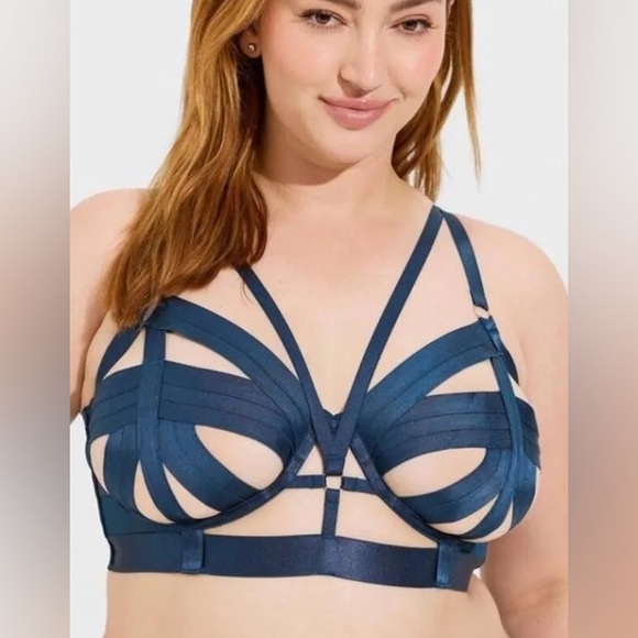 NWT Torrid Cut Out Strappy Longline Bra Poseidon Blue 2X - Picture 1 of 6